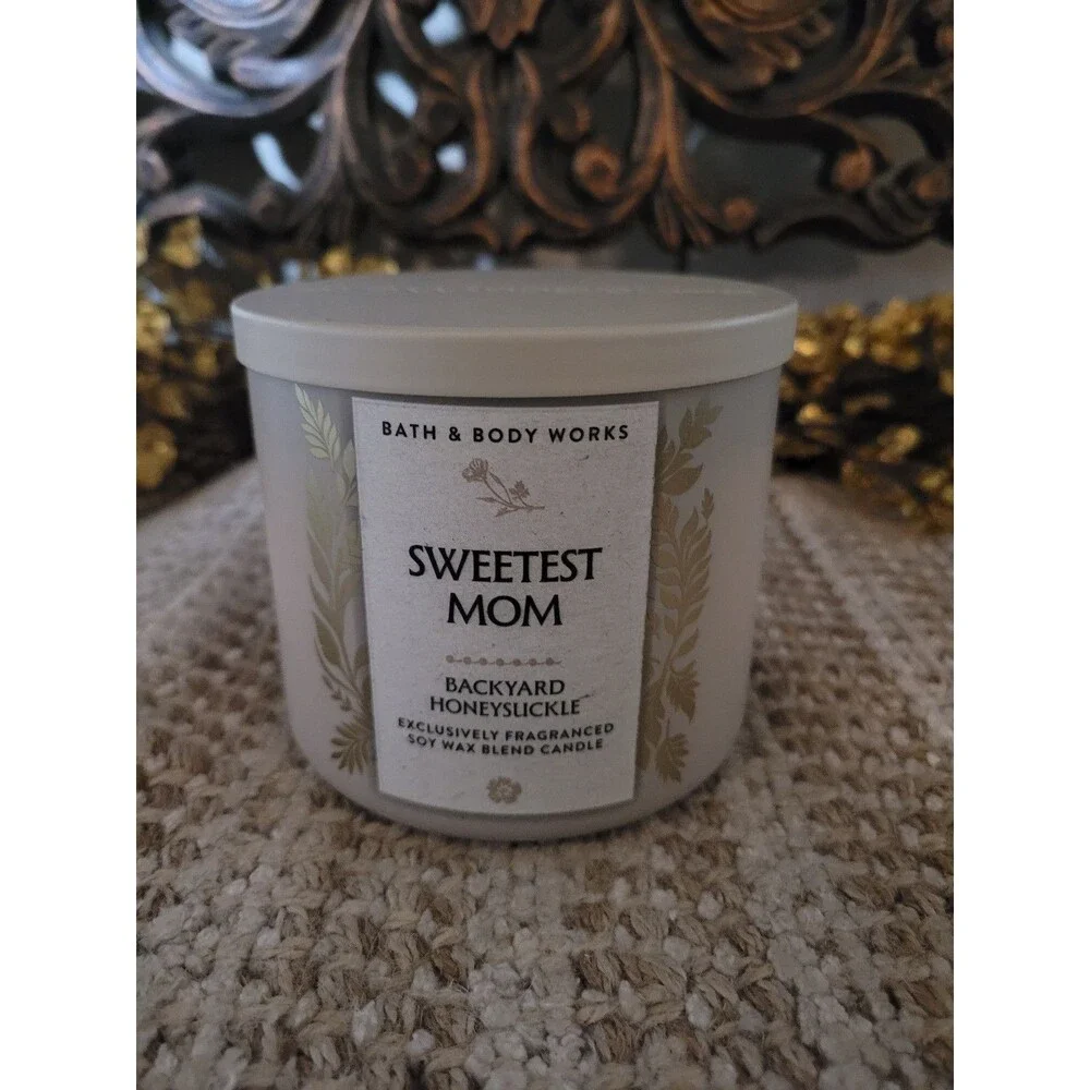 Bath & Body Works Sweetest Mom Backyard Honeysuckle 3-wick Candle